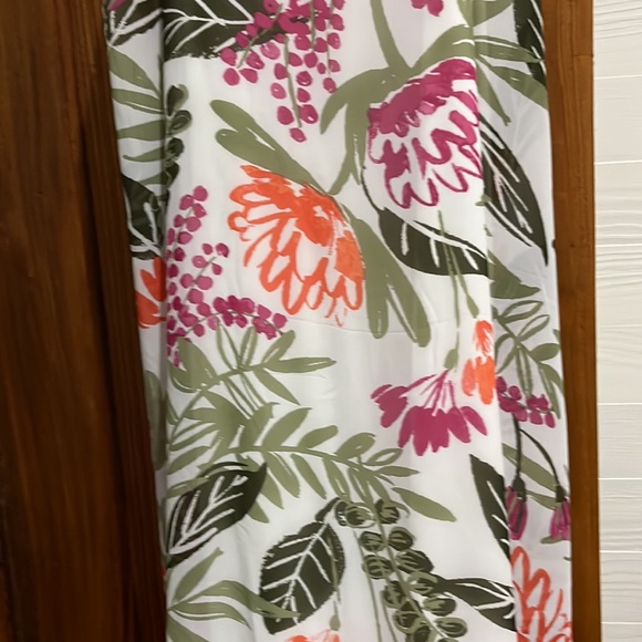 Like New! Never Worn Summer Colors! Old Navy Maxi! No flaws!! Would also fit XXL - Picture 3 of 4